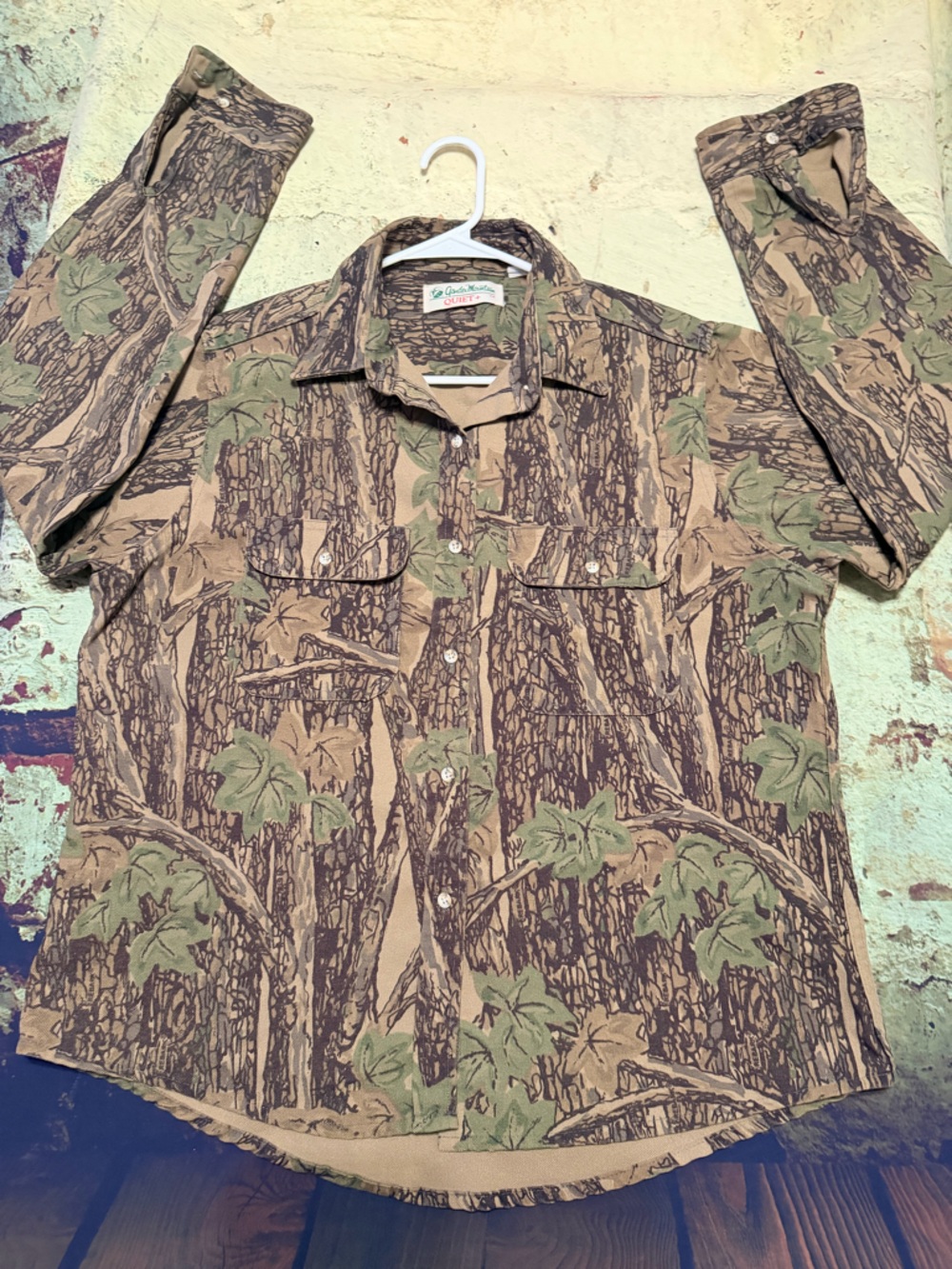 Gander Mountain Brown and Green Tree Bark Print Button-Up Shirt